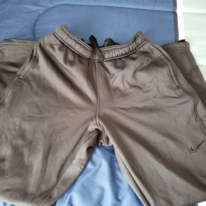 Men's Nike Therma fit dri fit  sweat pants size M